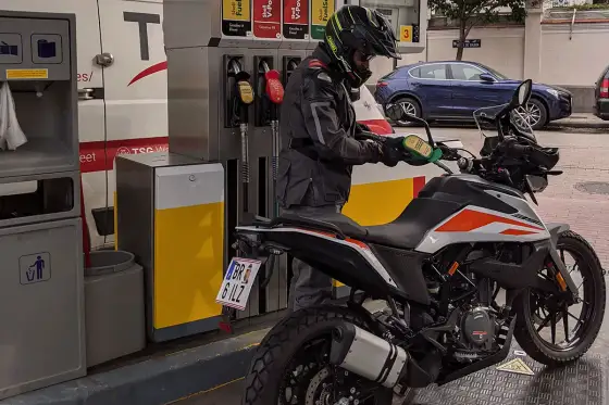 Qué gasolina usar en una moto de 49 cc y cuándo elegir 98